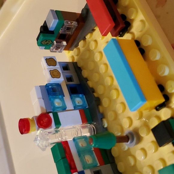 LEGO Micro Town and Train set - Picture 2 of 4